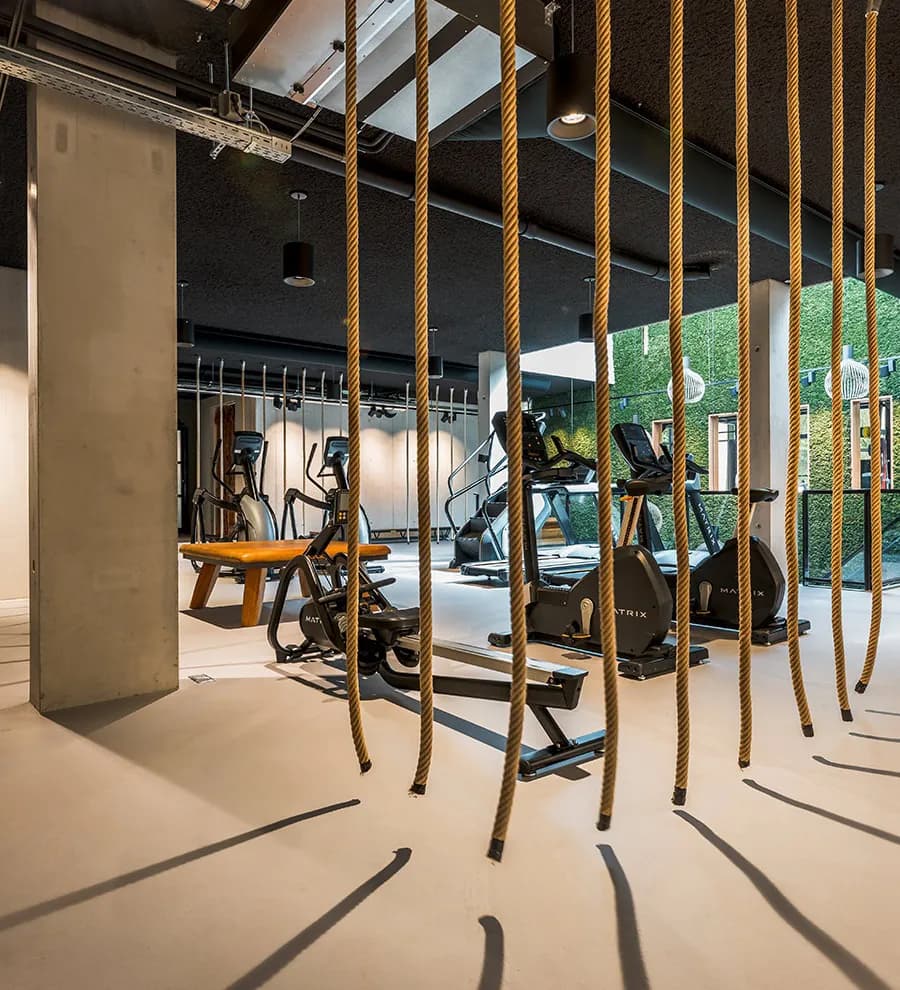 Commercial Gym Microcement Flooring in Jeddah – Impact-Proof & High-Performance Floors Impact-proof microcement flooring in a commercial gym in Jeddah